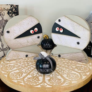 Halloween Handcrafted Mummy Head Decoration, Whimsical Fall Season Chunky Wood Shelf Sitter, Rustic Farmhouse Centerpiece Autumn Design.