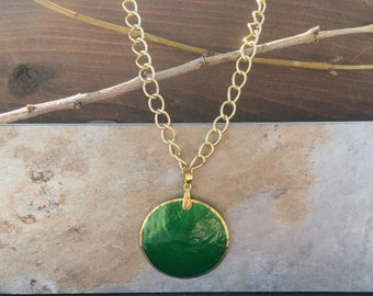 Green Shell Necklace//Gold