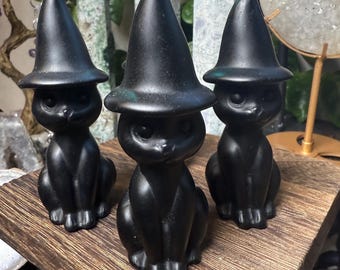 Talla de gato de bruja de obsidiana negra / Gato negro de cristal con sombrero / Decoración gótica para el hogar / Cristal de Halloween / Decoración de altar de bruja