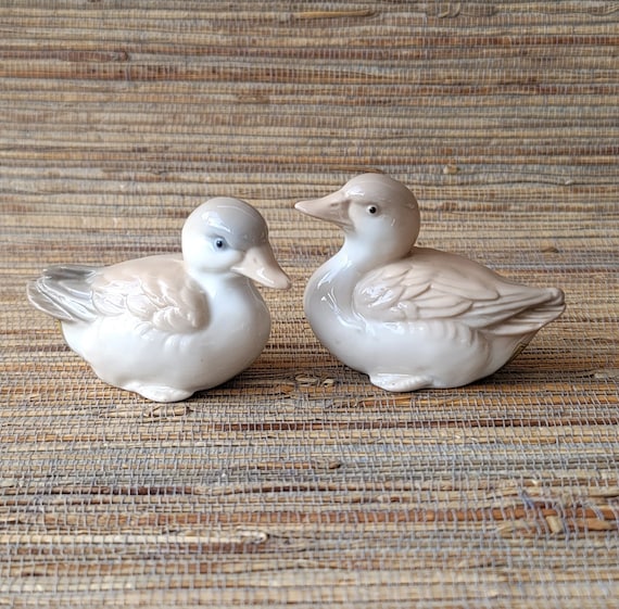 Vintage Pair of HOMCO Porcelain Ducklings Made In Japan