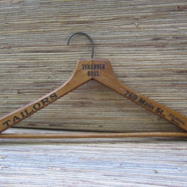Antiguo publicidad madera ropa percha Tenander Bros sastres Fitchburg. Misa.