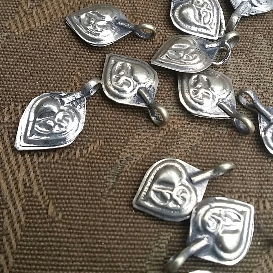 Vintage Metal Embossed Heart Charms Tin Hearts Pendants Jewelry Making Wedding Valentines Day