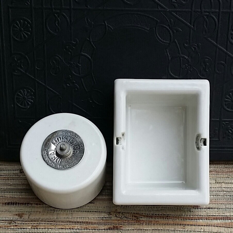 Vintage White Ceramic Stamp Roller/Moistener Sengbusch Ideal Milwaukee