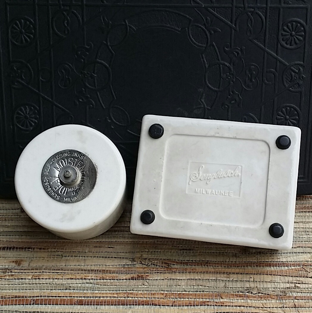 Vintage White Ceramic Stamp Roller/Moistener Sengbusch Ideal Milwaukee
