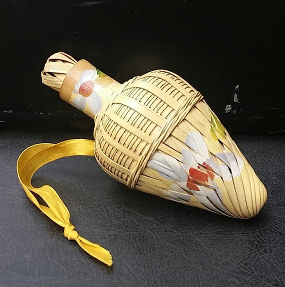 Vintage Basket Hanging Sachet Lavender Holder Closet Moth Protection Hand Woven From Cane  & Hand Painted Made in China 4 1/4" Long