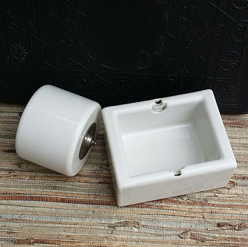 Vintage White Ceramic Stamp Roller/Moistener Sengbusch Ideal Milwaukee