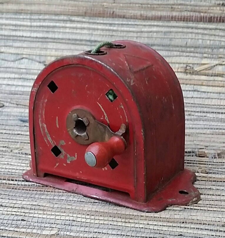 Vintage Tin Reel Type Red Retractable Clothesline 1950s Mid Century