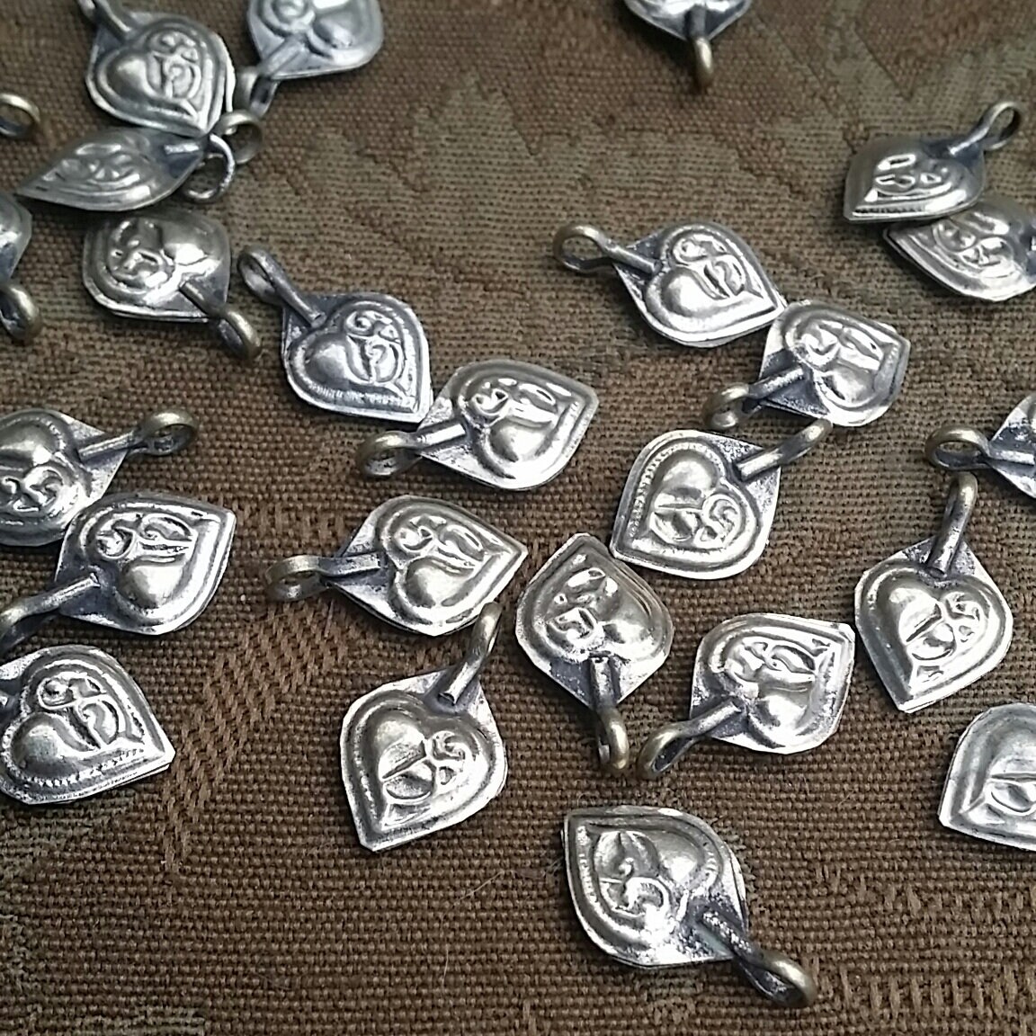Vintage Metal Embossed Heart Charms Tin Hearts Pendants Jewelry Making Wedding Valentines Day