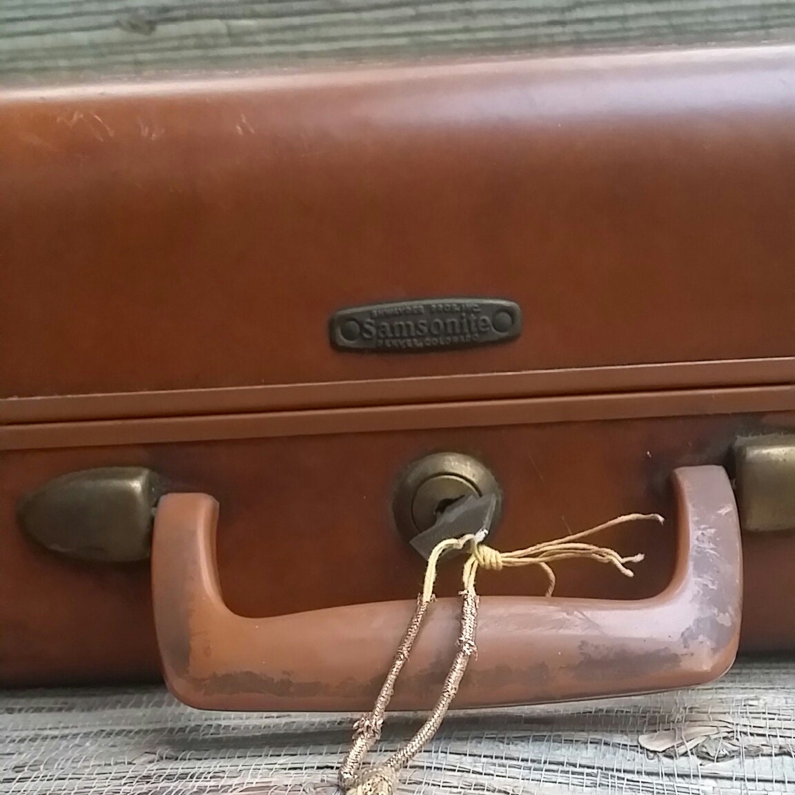 Samsonite style 4615 Leather Look 1940s 15 Train Case With Key Vintage