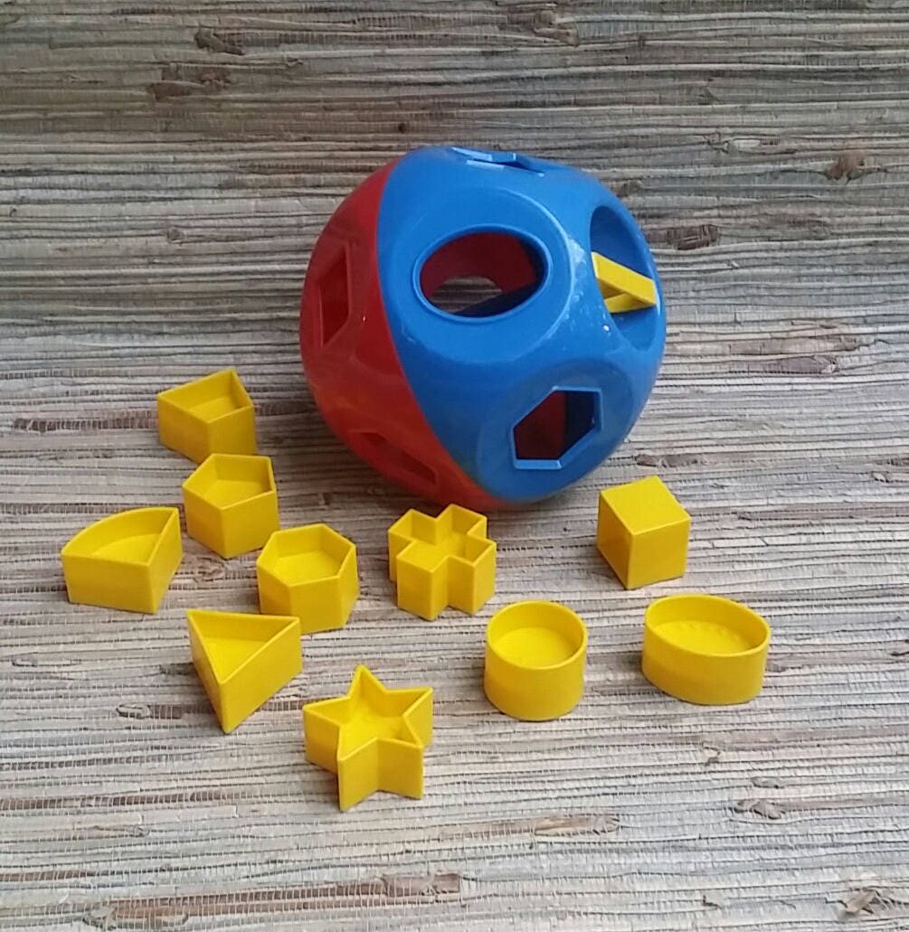 Vintage Tupperware Toys ShapeO Shape Sorter Ball Puzzle