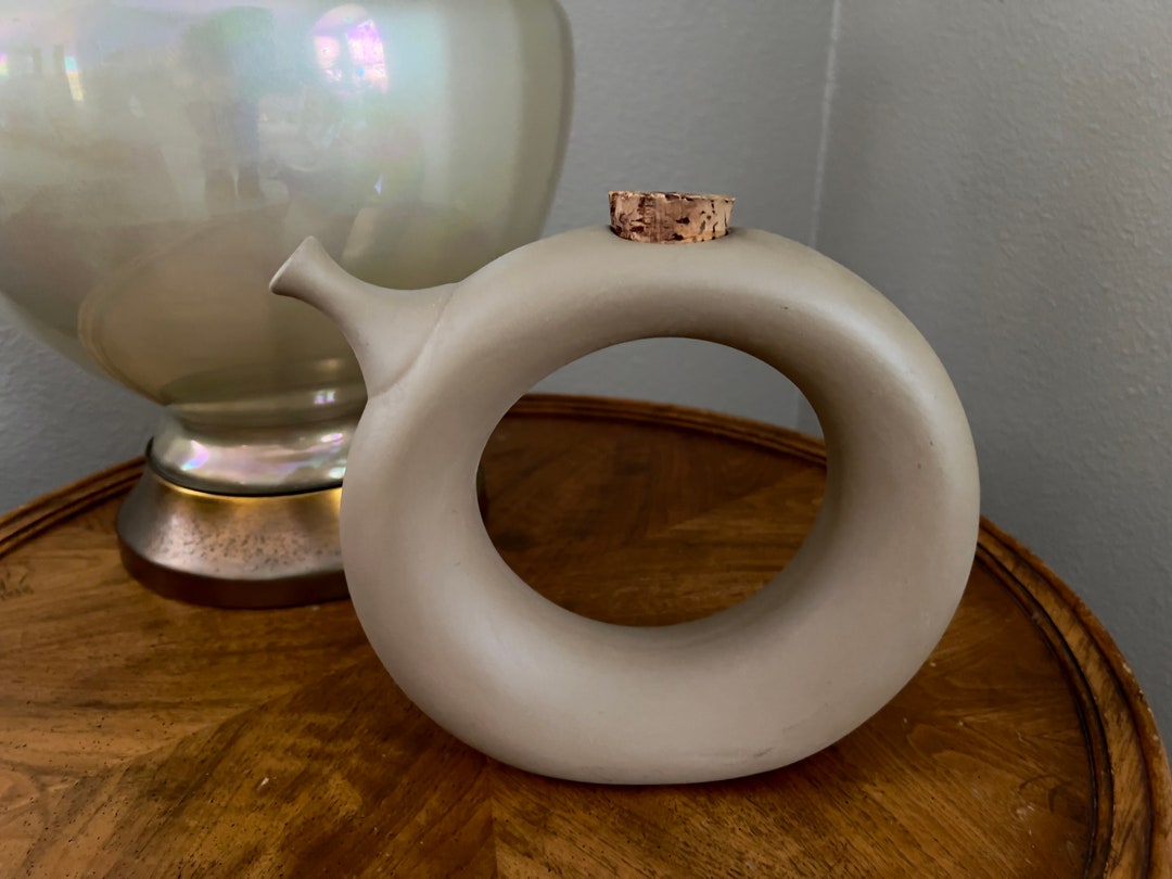 Vintage Hartstone USA Ceramic Pottery Circle Donut Wine Decanter Signed