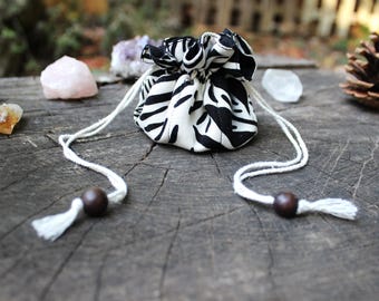 Pronto per la spedizione - Mini marsupio tascabile in rayon bianco e nero leggermente imbottito con fodera in lino nero