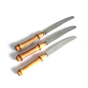 Set of 3 French vintage spreader knives, 1960s / boho chic bohemian tiki folk country brunch petit dejeuner cutlery