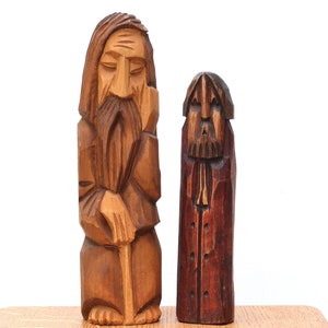 Hölzerne Volkskunstskulpturen, Statuetten von Männern, 70er / Folk, böhmischer Chic, bärtig, alter Mann