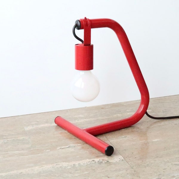 Lampe tubulaire rouge, années 80 / baladeuse, atelier, loft, design