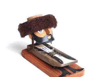 Frank Meisler wooden bobblehead figurine : Israeli man, memo clamp, 1960s / sculpture, Israel, bobble head, jewish art