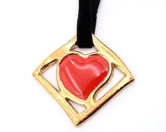 Large ceramic pendant by YSL Yves Saint Laurent, vintage / heart, gold, mode, luxury, Paris