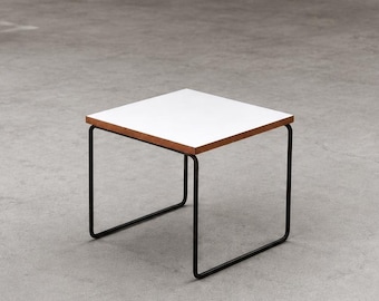 French white "Volante" coffee table by Pierre Guariche for Steiner, 1950s / Home decor, furniture, France, End side night, modernist