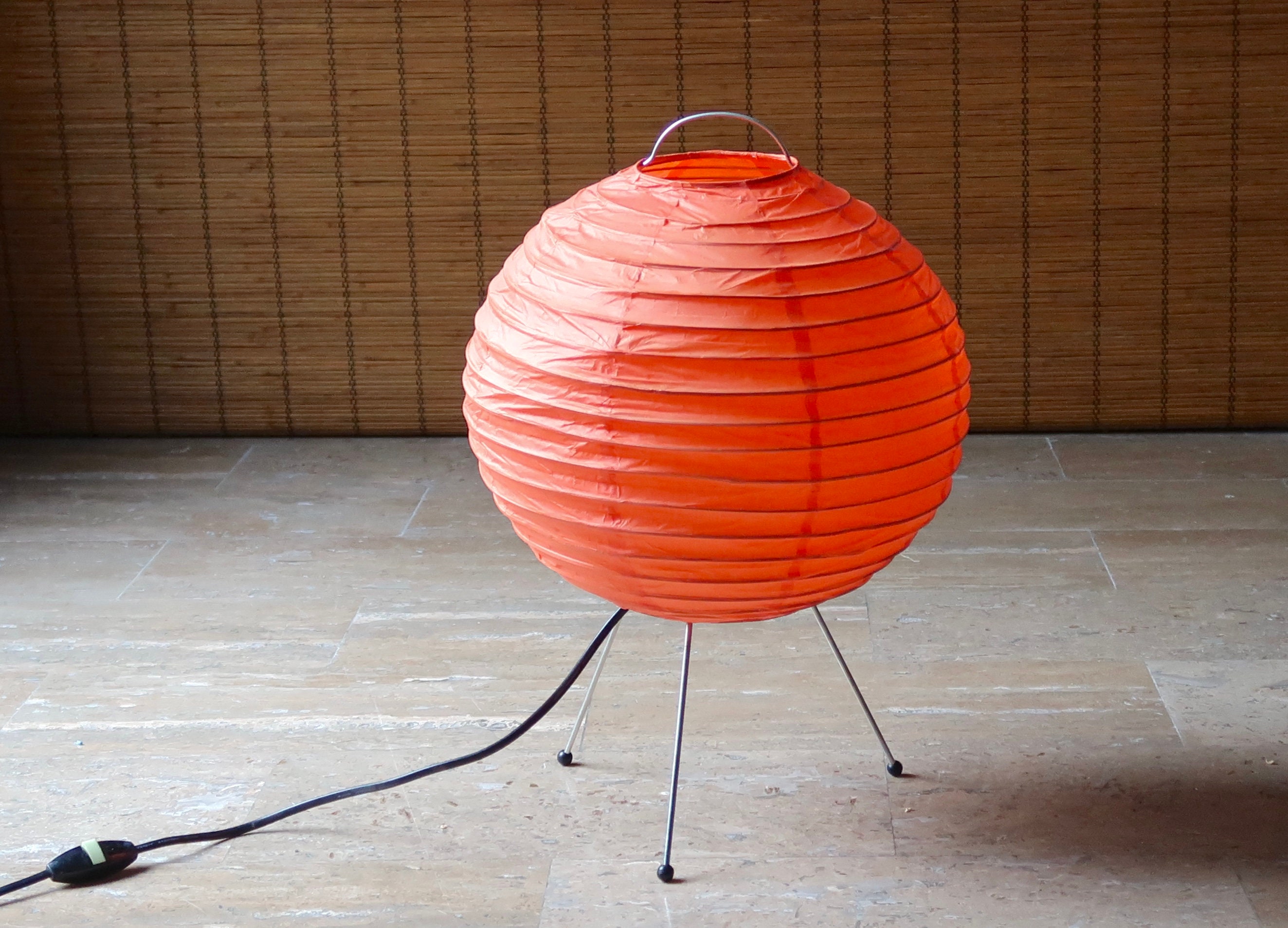Lampe Boule Tripode en Papier de Riz Orange, Esprit Isamu Noguchi, Années 80/Akari, Lanterne Bohème 