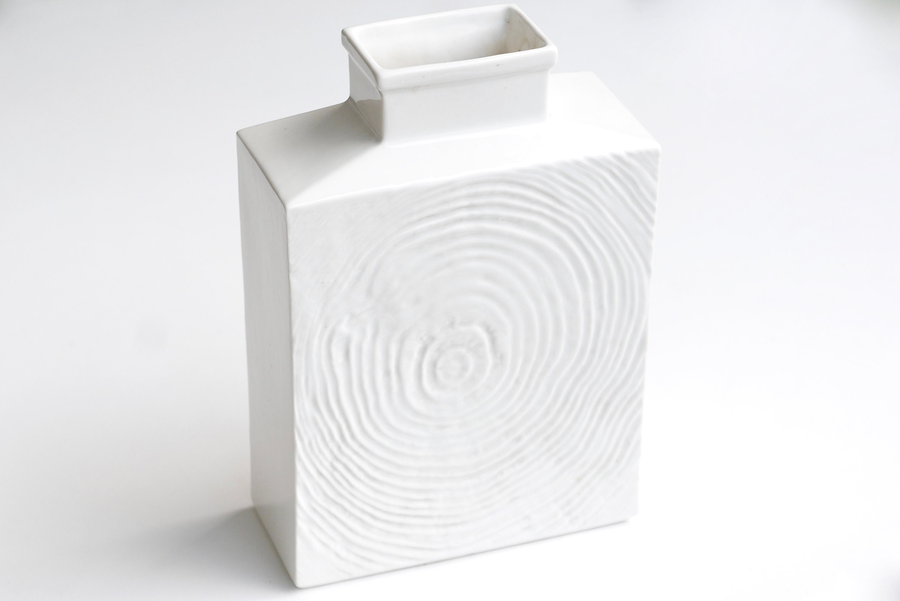 Imposant Vase Blanc Sgrafo Modern en Porcelaine, Années 60/Germany, Design Allemand, Minimaliste, Cé