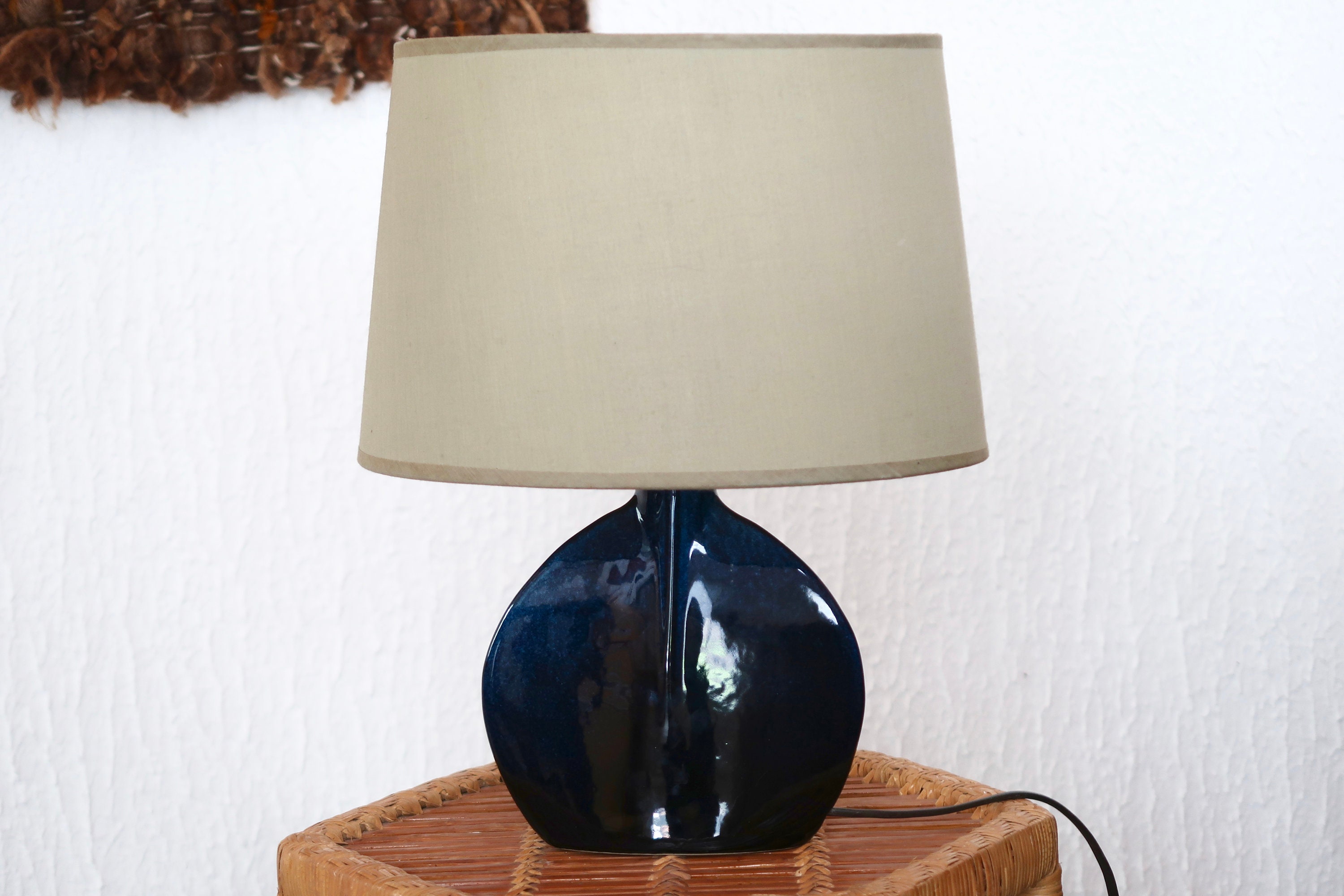 Lampe Bleu Foncé, Céramique Forme Lentille, Abat Jour Vert Pâle, Années 70/Vintage