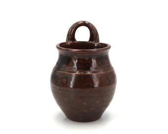 Vase mural ou pot à ustensiles en grès de Guy Baudat, années 70 / céramique, marron, campagne, cuisine rustique, wabi sabi