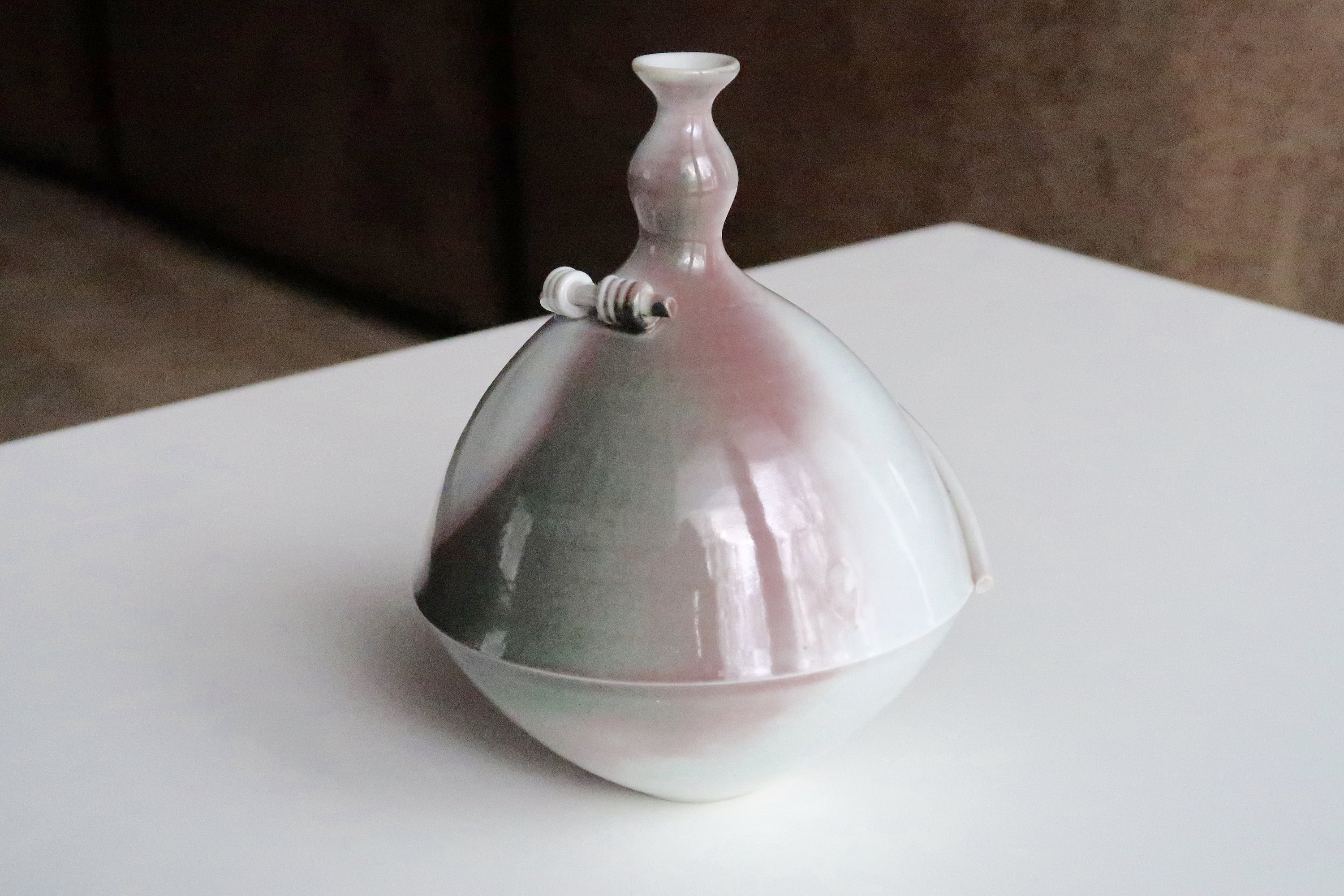 Vase Toupie Signé en Porcelaine/Céramique, Rose, Pale, Vintage