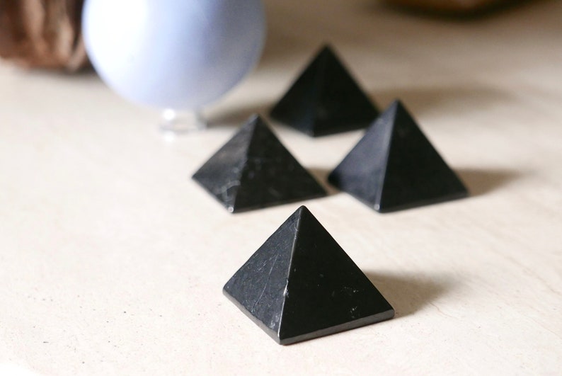 Pyramide aus onyx Skulptur oder Papierpresse 70 / Vintage | Etsy