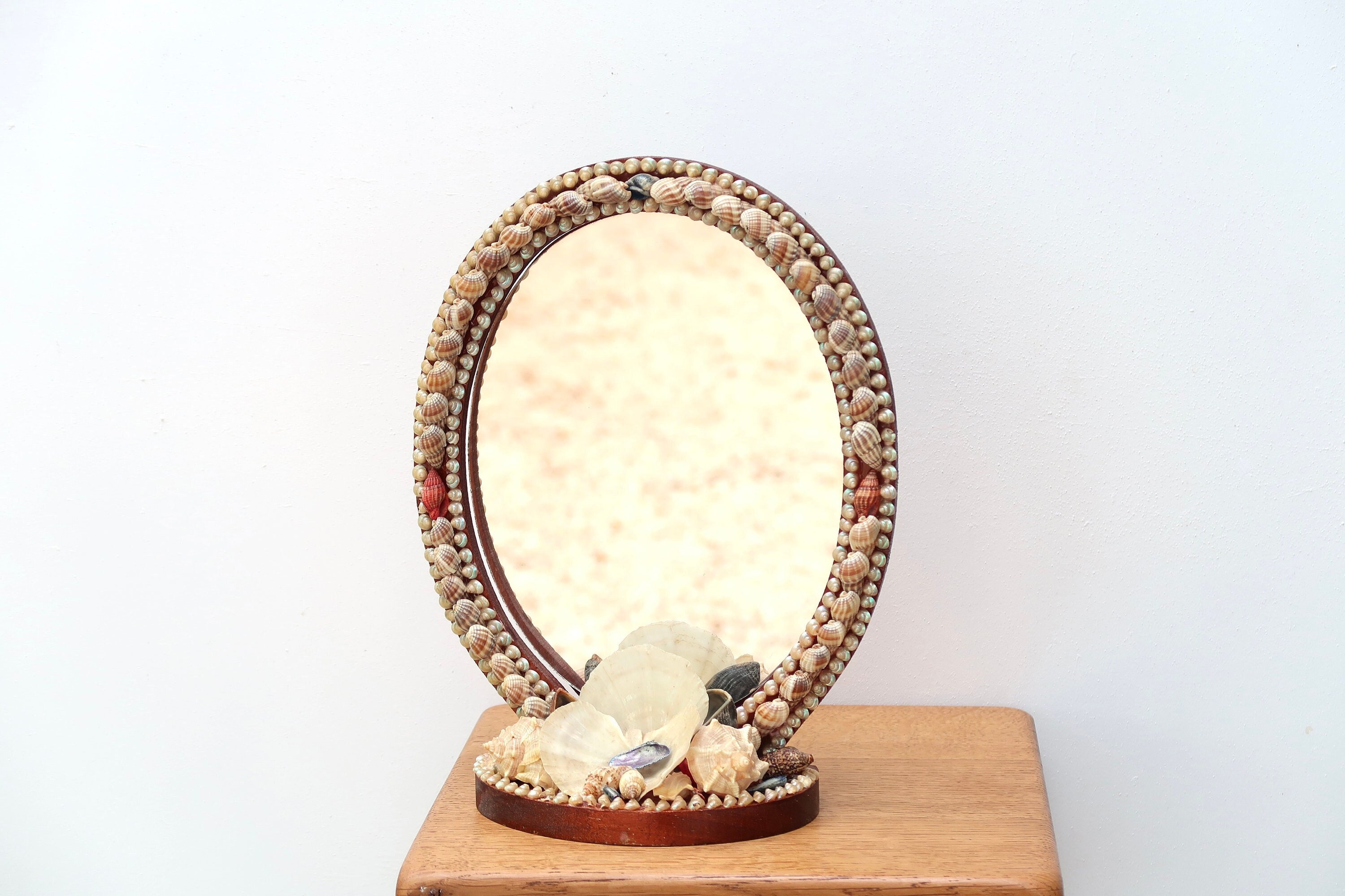 French mirror, frame with seashells, 1960s / beach decor, boho chic, bohemian, folk, bathroom mirror, sea ocean nature kitsch sailor