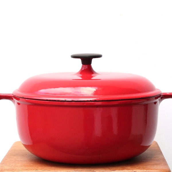 Cocotte en fonte émaillée rouge Le Creuset 26 de Enzo Mari, années 70 / Made in France