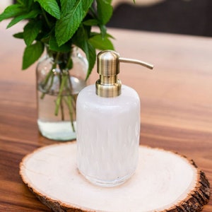 Astraea Frosty Glass Soap Dispenser | Vintage-Inspired Elegance for Chic Bathrooms