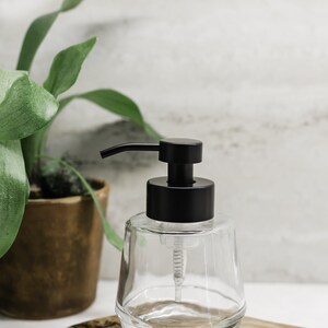 Foaming Soap Dispenser | Bõl Glass Foam Soap Dispenser - Black Bild 7