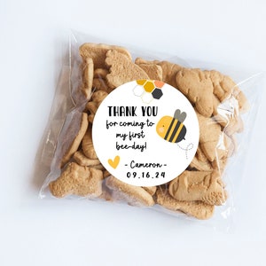 Etiquetas engomadas del tema de la abeja, revelación de género, personalizado, miel, cumpleaños de la abeja, primer día de la abeja, día de la abeja, fiesta de cumpleaños, favores, etiquetas de abeja, corazón