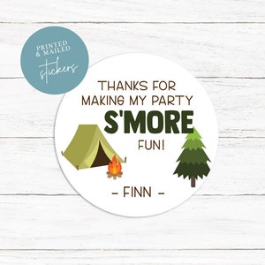 Stickers Anniversaire Camping Smore Fun, Thème Camping, Anniversaire De Camping, Premier Anniversaire, Fête De Camping, Sacs De Gâteries, Étiquettes De Camping, Cadeaux