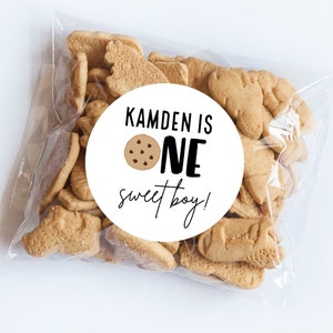 Um menino doce, primeiro aniversário, adesivos, tema de biscoito, doces de aniversário, lembrancinhas, doce aniversário, doce, biscoitos, rótulos