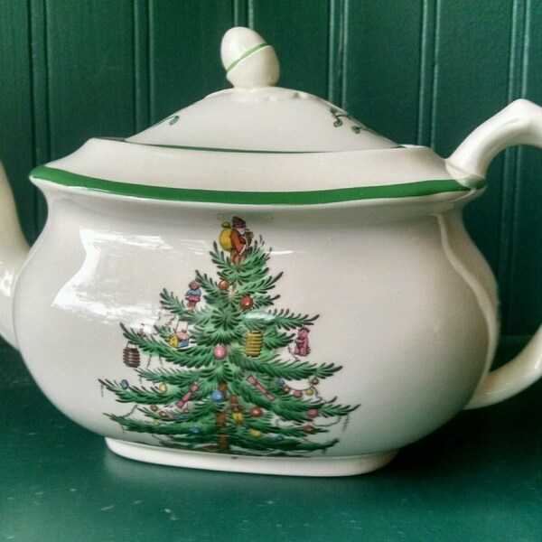Spode Christmas Tree Teapot - T466