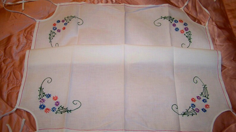 Vintage Hand Embroidered Bridge Table Cloth Card Table Cover Cecelia-Marie 149