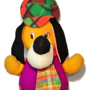 Vintage Huckleberry Hippie Hound Perro JUMBO Relleno Animal Plaid Púrpura Naranja