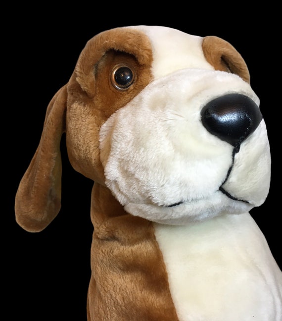 Dave & Busters Vintage Plush Beagle JUMBO Brown White Hound Dog