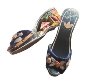1940 wood carve velvet embroidered toe shoes wedges slides