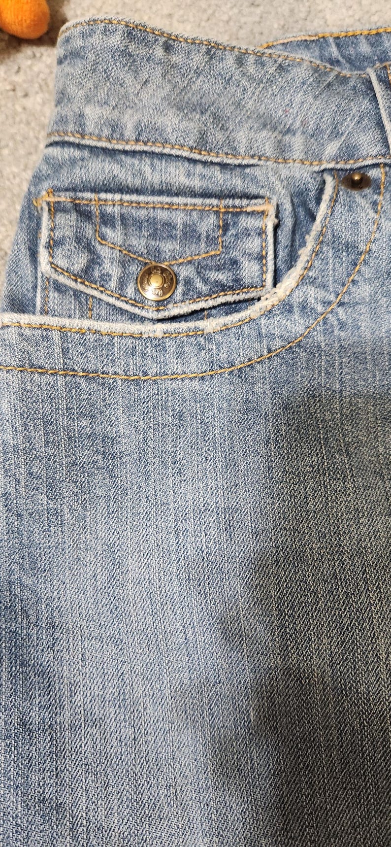 VTG 90s 'Laura Biagiolli Jeans' Light Wash Cream Frayed Denim Mini Skirt UK 10