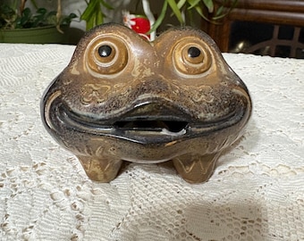 Vintage Pottery Frog Coin Bank