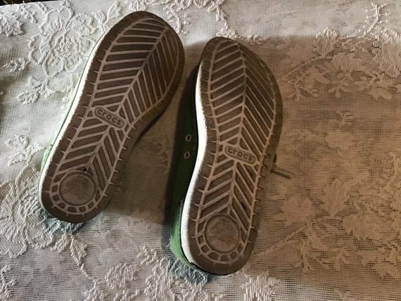 Tennis shoe shop crocs
