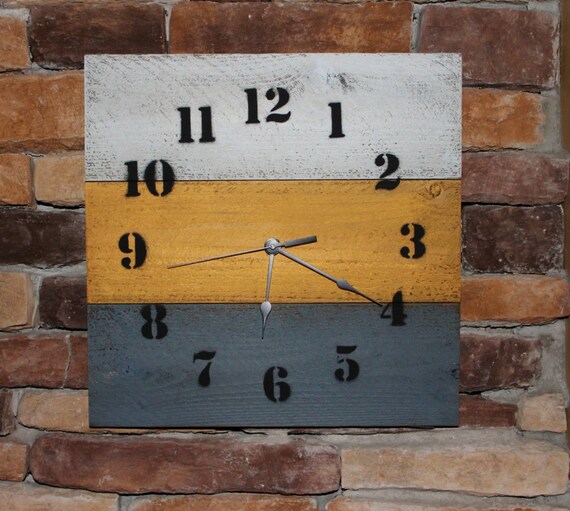 Items similar to Clock, Rustic wood wall clock on Etsy