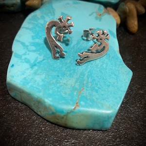 Kolczyki z motywem kokopelli, srebrne kolczyki kokpelli, kolczyki kokpelle, biżuteria kokopelli, kokpelli, kolczyki płodności, małe kolczyki kokopelli