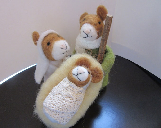 Primitive Style Christmas Felt Stuffed Mice Mouse Nativity Set of 3