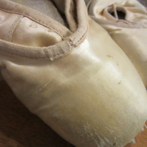 Vintage Ballet Slippers, 1 pair vintage, worn, performance, well worn and once-loved Ballerina Silky Creamy Pointer Dancing Slippers image 4