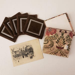 Anciens souvenirs du Musée de Cluny, France - Ancien sous-plat français avec carte postale - Histoire de France