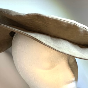 Soft Taupe Crinkle Suedecloth Renaissance Tudor Flat Cap
