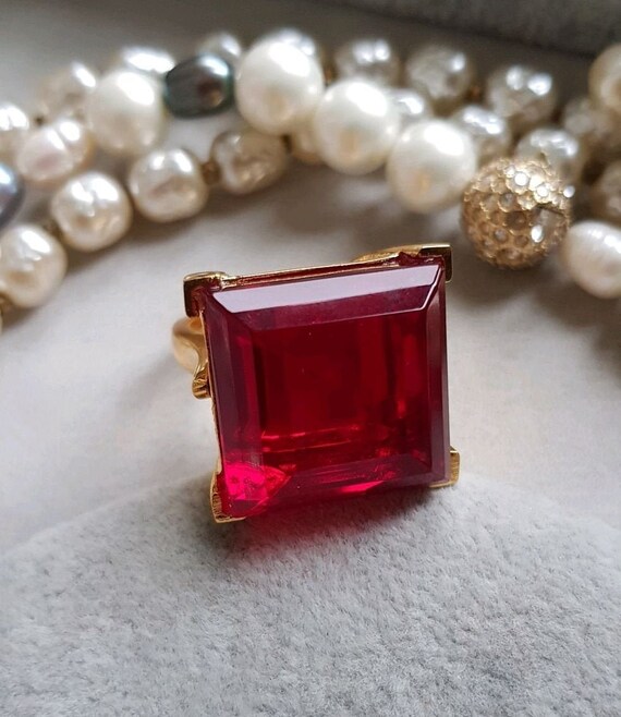 Amazing Kenneth Jay Lane KJL red crystal ring